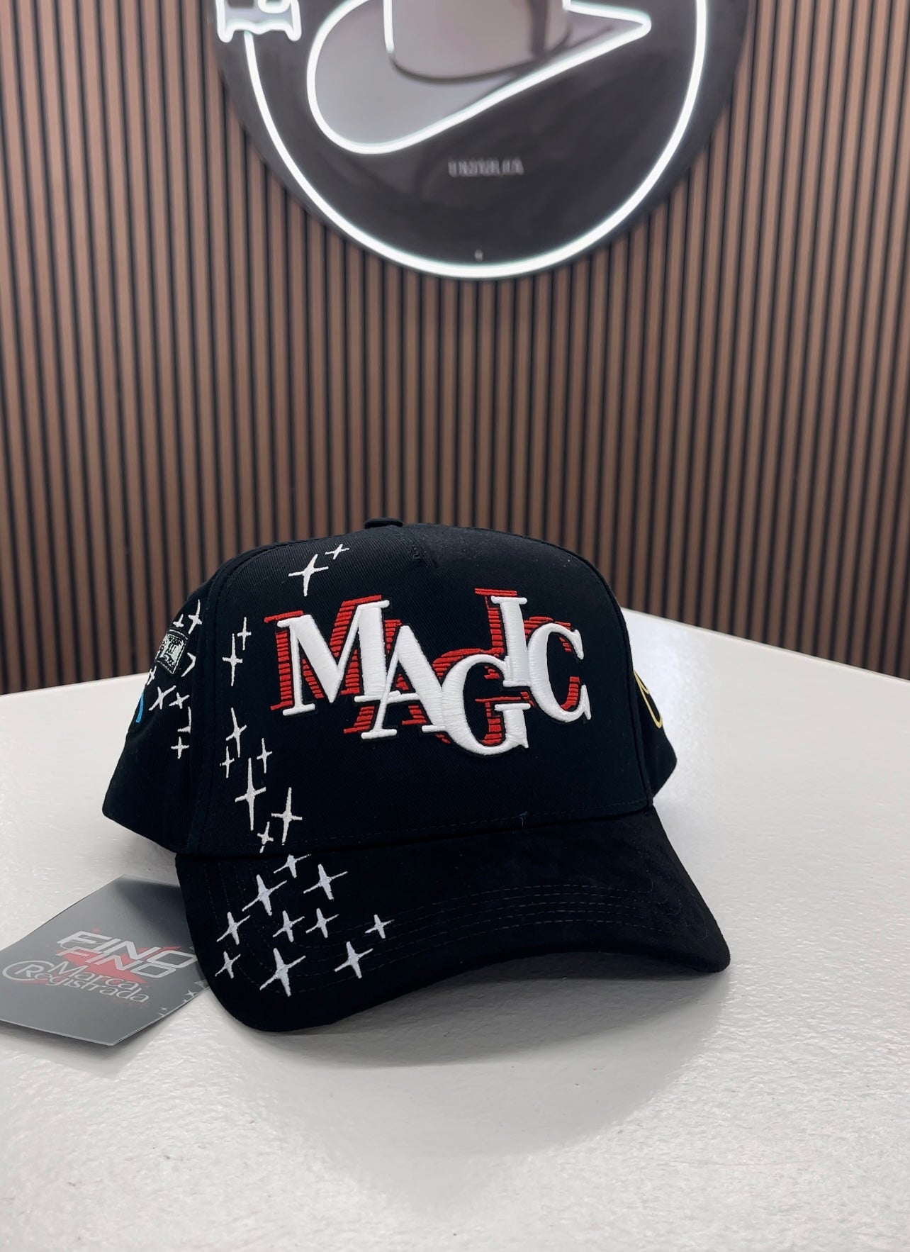 Marca registrada x Fino hats