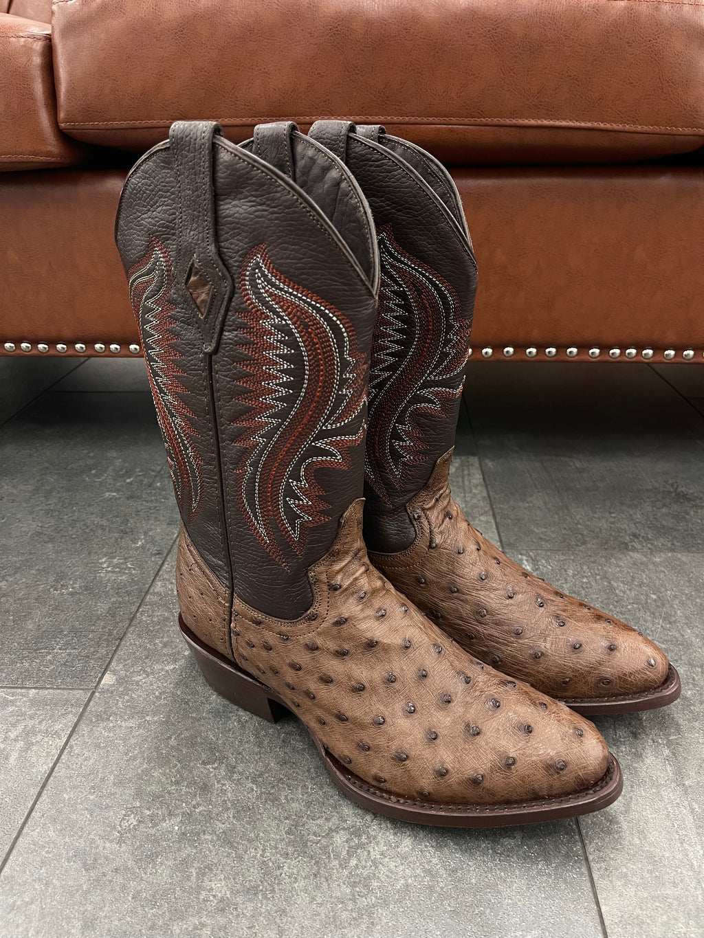 Ranchero Western Wear Boots Avestruz color cafe tubo de color rojo