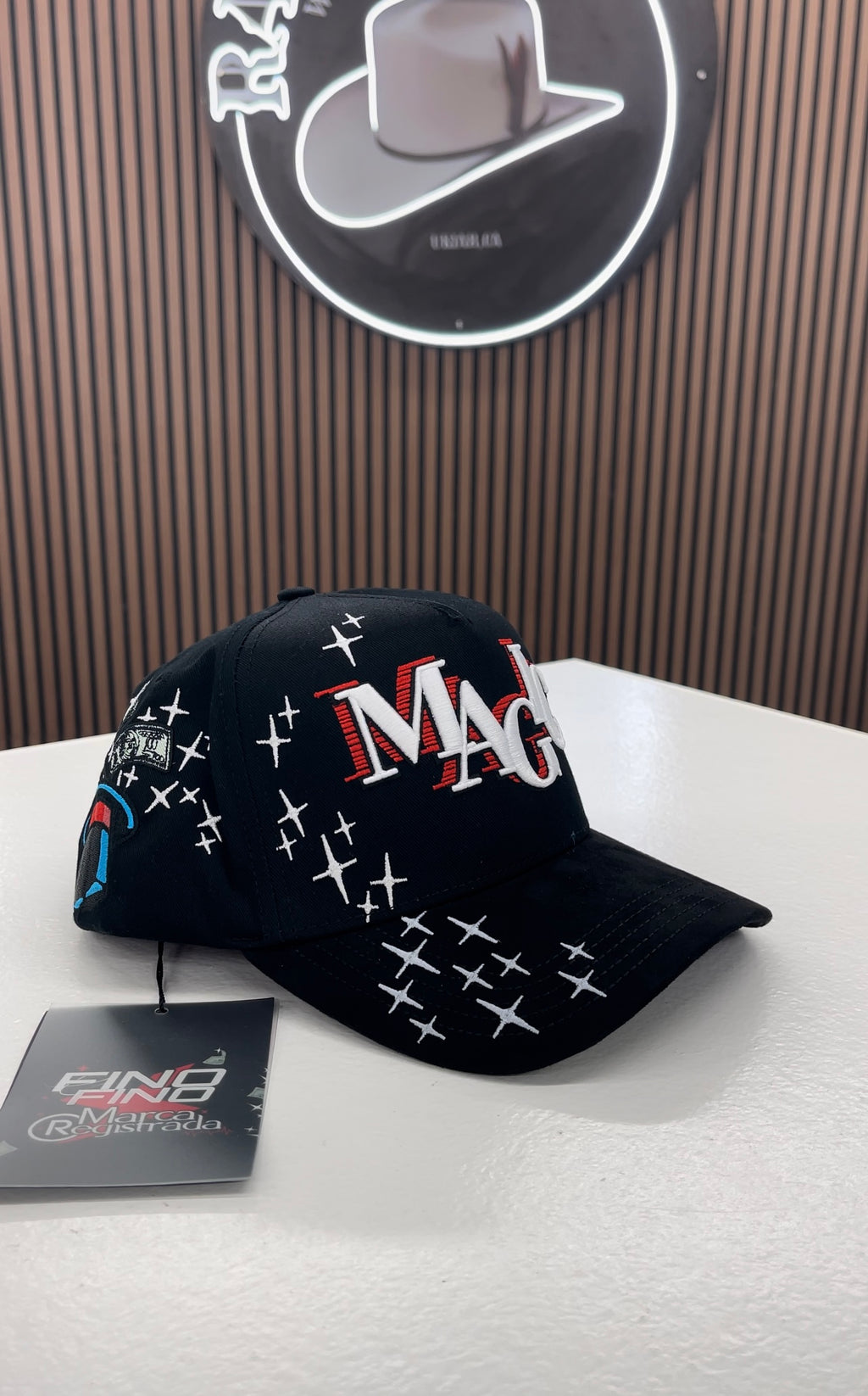 Marca registrada x Fino hats