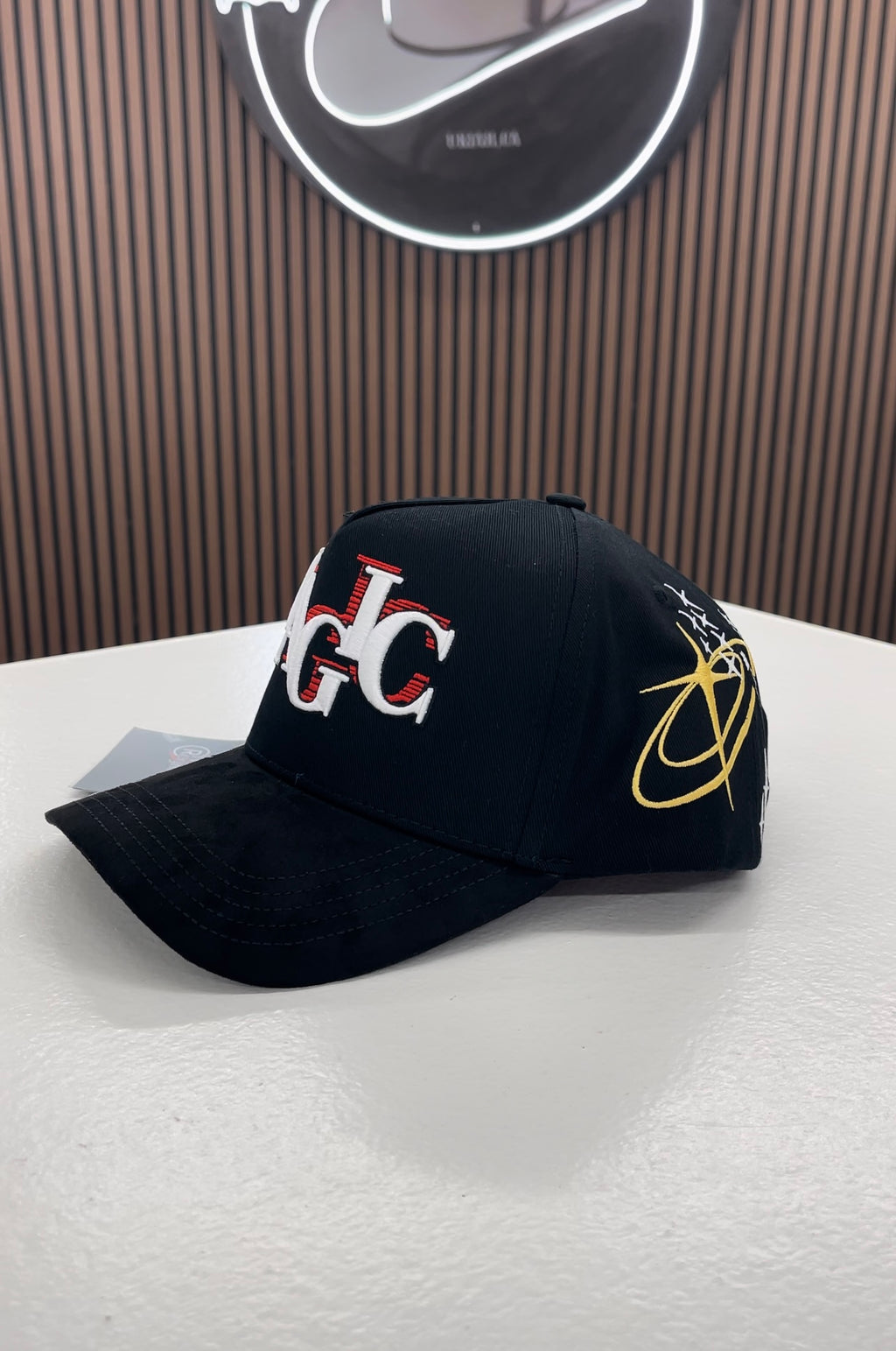 Marca registrada x Fino hats